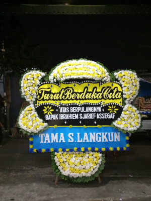 Papan Bunga Duka di Karangpawitan